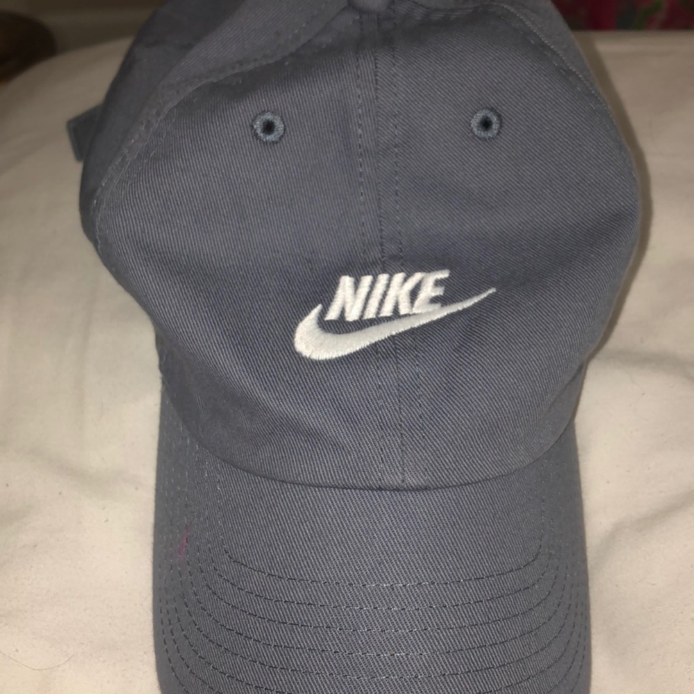 Women’s Nike hat